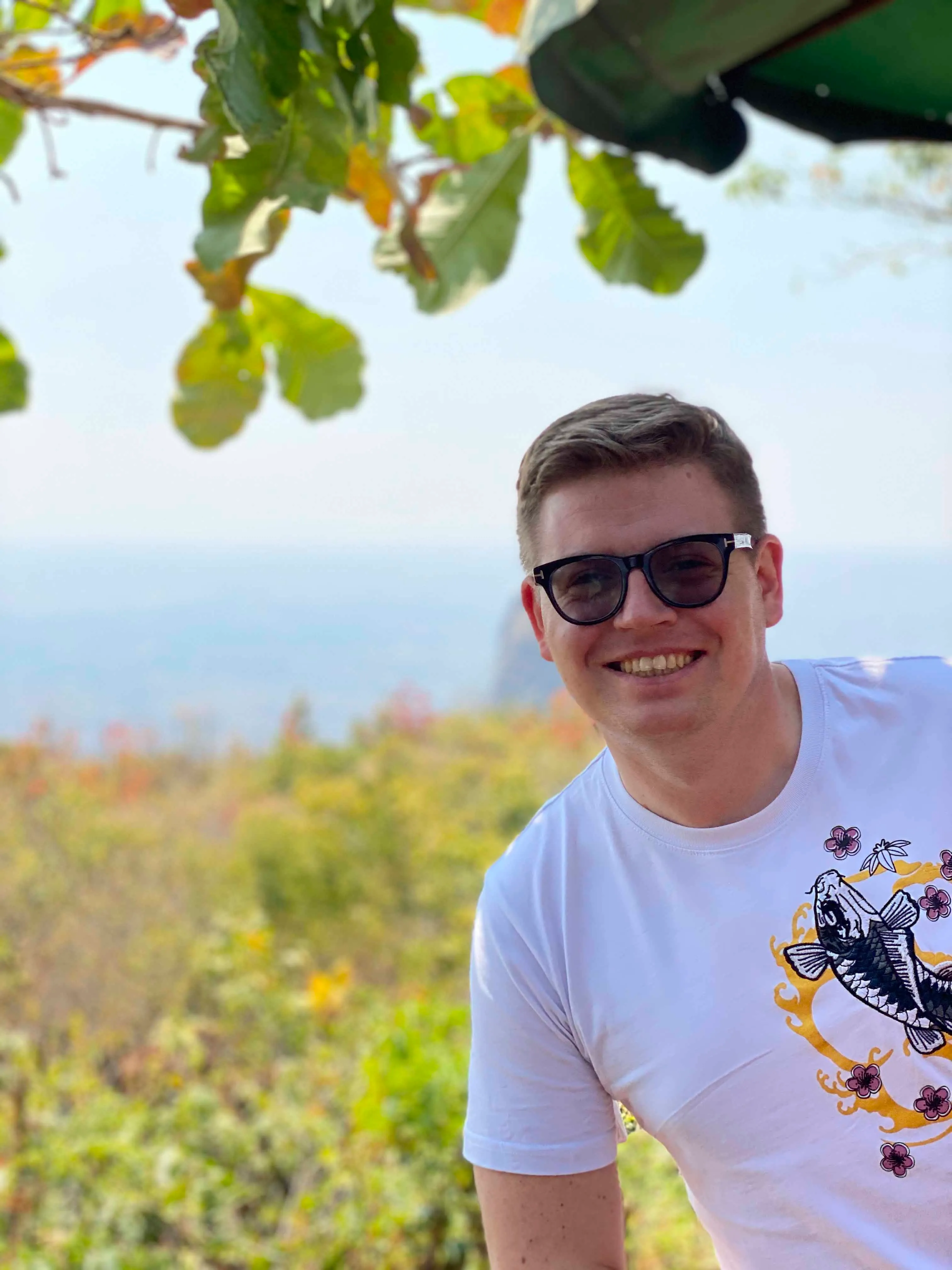 Вас будет сопровождать в туре Евгений Сазыкин